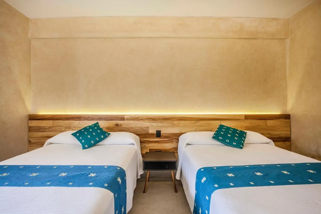 Villa Naranja Cancún Hostel