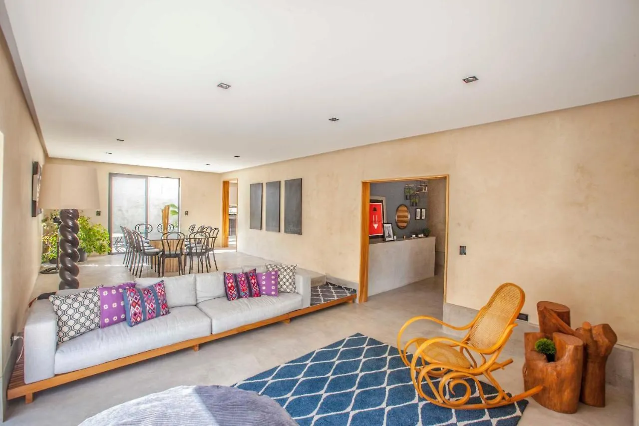 Villa Naranja Cancún Hostel